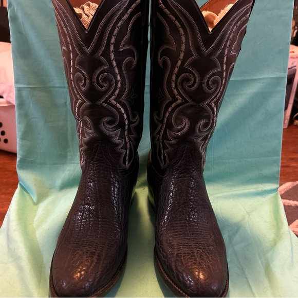 Boots - Picture 3 of 8